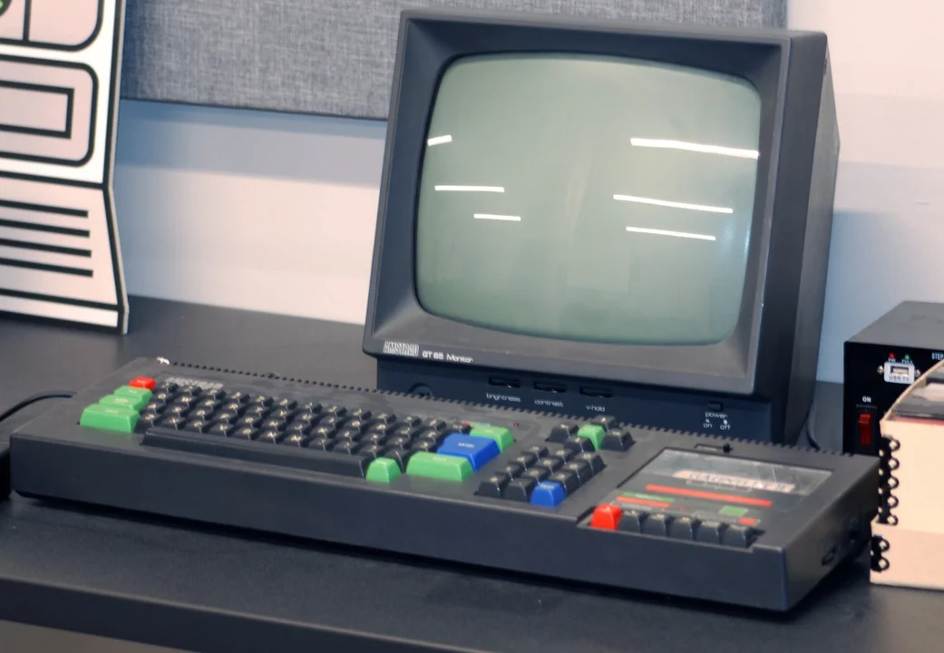 An Amstrad CPC 464 with the GT65 green monochrome monitor